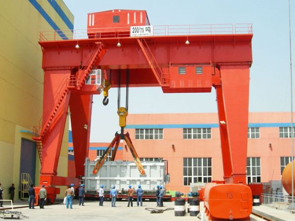 神華集團(tuán)錫林浩特200噸龍門吊
