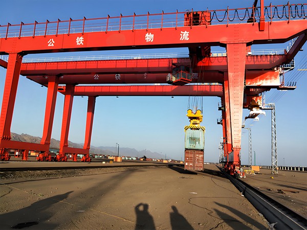 中鐵青島集裝箱龍門(mén)吊