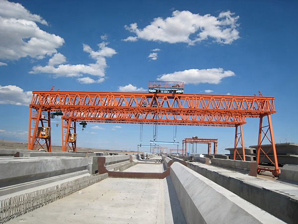 <b>廣東河源龍門吊租賃廠家安裝施工工藝</b>